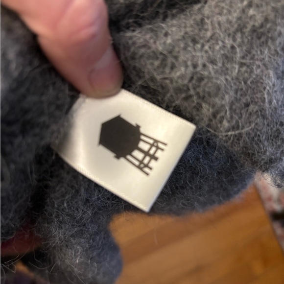 Brooklyn Industries Alpaca Small Sweater - Picture 4 of 4